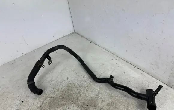 Volkswagen PASSAT B8 Engine coolant pipe/hose 04L121065BK