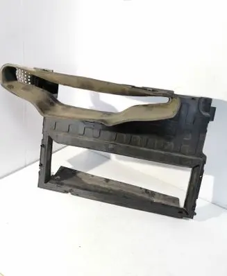 Renault Clio IV Intercooler air guide/duct channel 215592894R