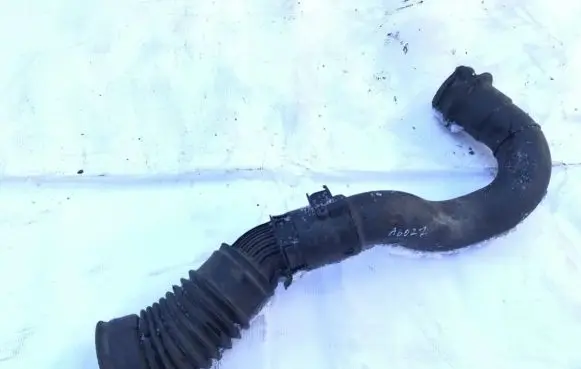 Audi A4 S4 B5 8D Air intake hose/pipe