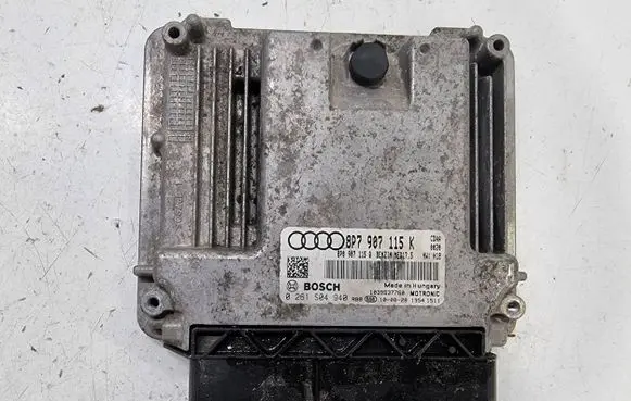 Audi A3 S3 8P Engine control unit/module 8P7907115K 8P0907115Q 261S04940
