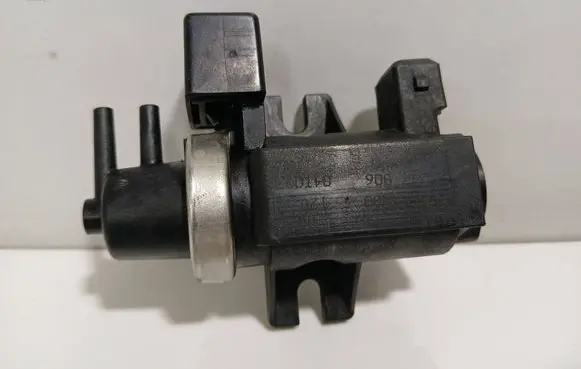 BMW 5 E60 E61 Turbo solenoid valve 72279600 04T027 2247906