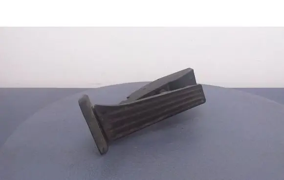 BMW 3 E46 Accelerator throttle pedal 6762481