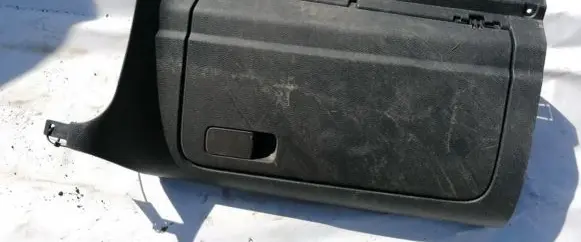 Volkswagen Golf V Glove box 1K2857290 P0105360