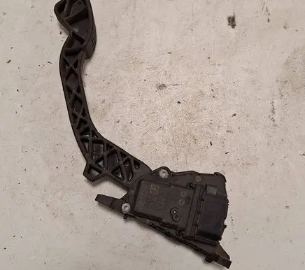 Ford C-MAX I Accelerator throttle pedal 6PV00864110 3M519F836AF 120505