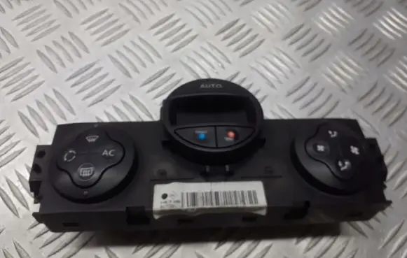Renault Megane II Interior fan control switch 8200344840