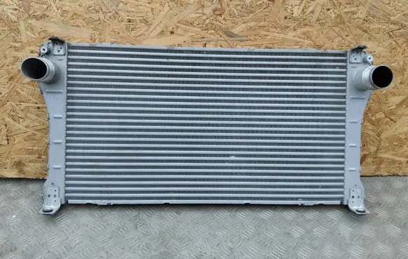 Toyota Avensis T270 Intercooler radiator 0X020 JD1271004970