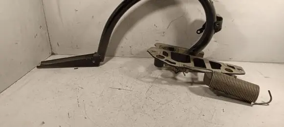 Tailgate/trunk/boot hinge