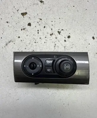 Mazda CX-7 Wing mirror switch