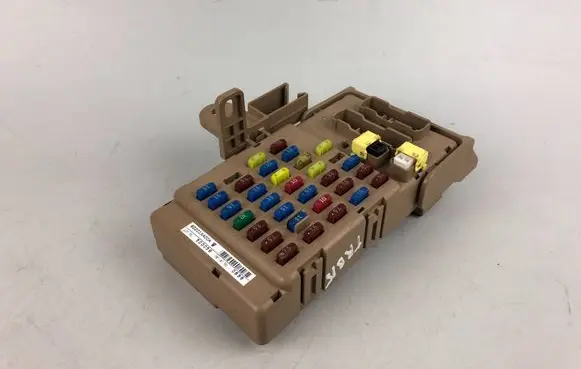 Subaru B9 Tribeca Fuse box set 82201XA00A