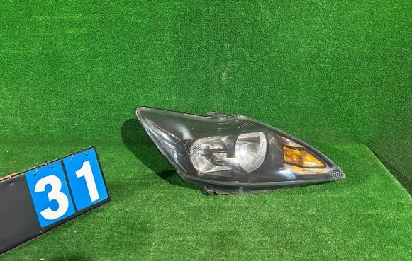 Ford Focus Headlight/headlamp 8M5113100CE 0118102A