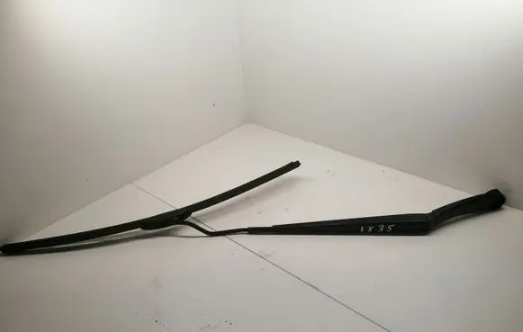 Hyundai ix35 Front wiper blade arm D226