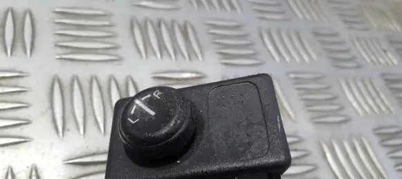 Nissan X-Trail T30 Wing mirror switch