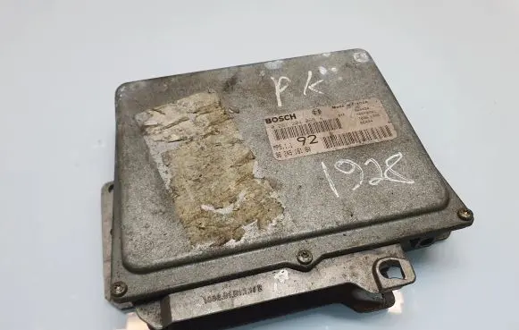 Peugeot 406 Engine control unit/module 0261204066 9624518180