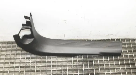 Volvo XC40 Front sill trim cover 32216838