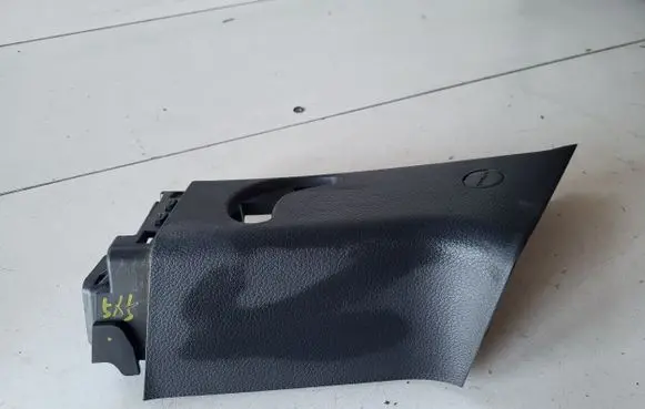 Hyundai Santa Fe Seat belt trim 858612W000