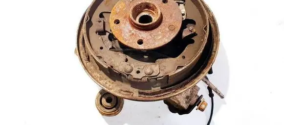 Suzuki Grand Vitara II Rear wheel hub 