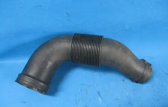 Audi Q7 4L Air intake hose/pipe 4L0129628E
