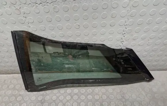 BMW i3 Rear side window 7288191