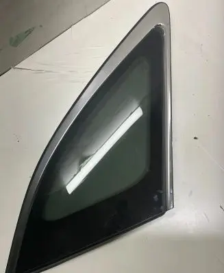 KIA Sorento Rear side window