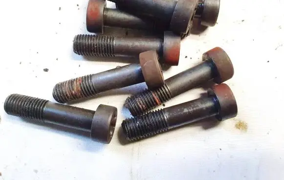 Toyota Avensis T250 Nuts/bolts 