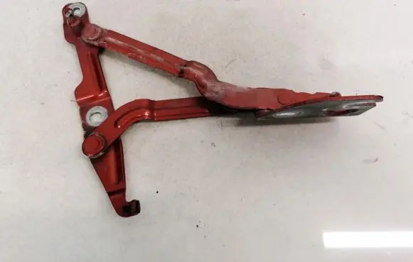 Audi A4 S4 B5 8D Tailgate/trunk/boot hinge 8D5827301
