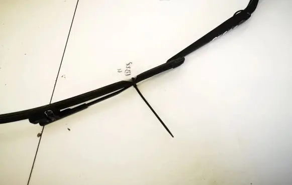 Mazda 3 I Front wiper blade arm