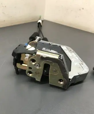 Lexus RX 300 Rear door lock