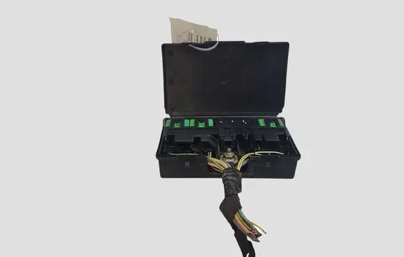 Peugeot 207 Fuse module 9632229480 11570800
