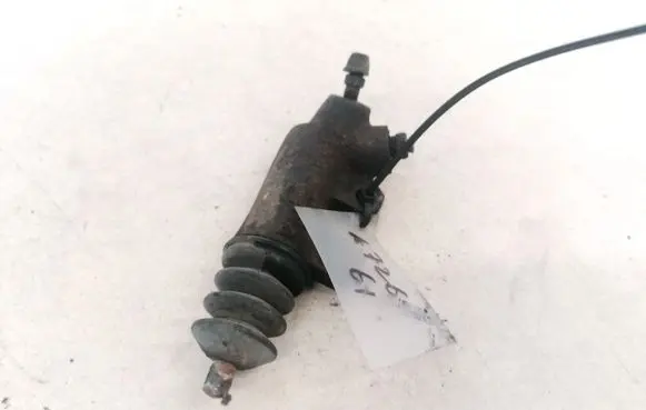 Toyota Avensis Verso Clutch master cylinder