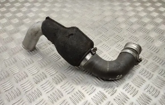 Opel Vivaro Intercooler hose/pipe