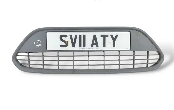 Ford Focus Front bumper upper radiator grill 8M5117B968A
