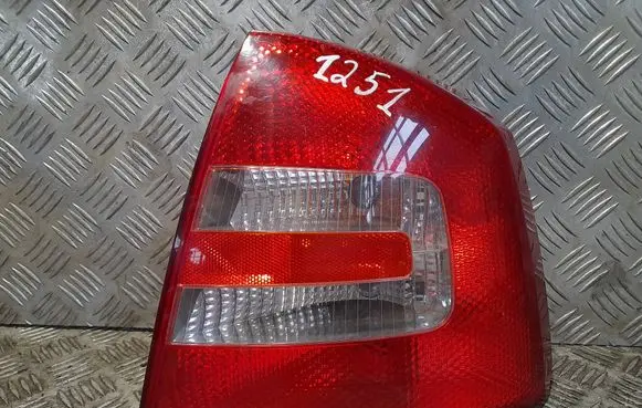 Skoda Octavia Mk2 (1Z) Rear/tail lights 1z5945096a