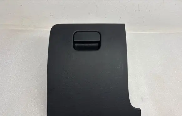Glove box