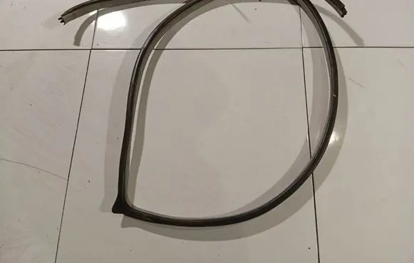 KIA Cerato Rubber seal front coupe door