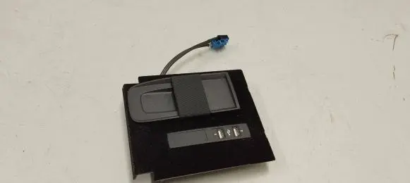 Mercedes-Benz S C217 USB socket connector A2228230011 A2228200915