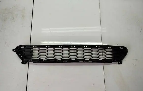 Hyundai i30 Front bumper lower grill 86561-G4DA0