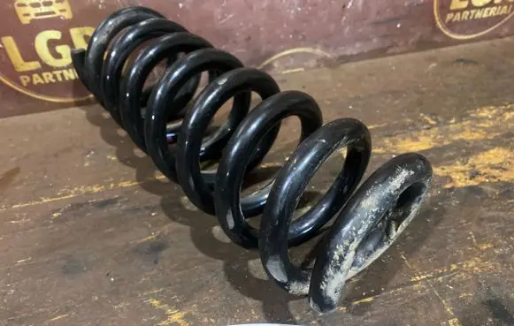 Mercedes-Benz C W204 Rear coil spring