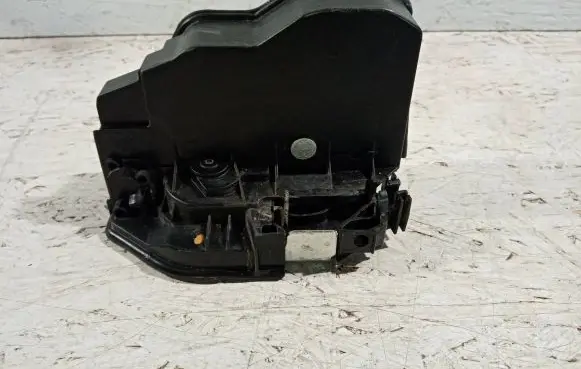 BMW 4 F32 F33 Front door lock 7229458