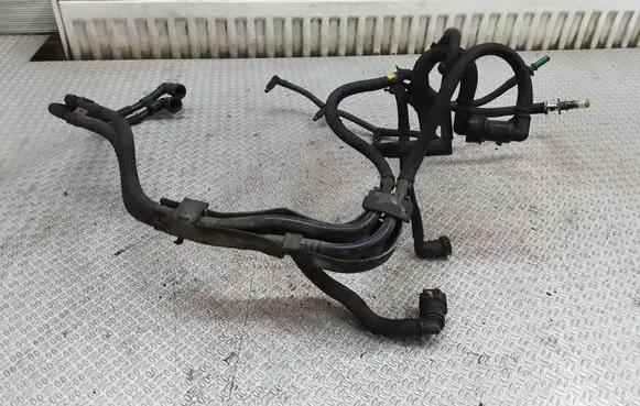 Peugeot 307 Fuel line pipe