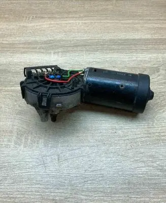 Mercedes-Benz E W210 Wiper motor 0390241420
