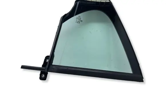 Volkswagen Jetta VI Rear vent window glass 5C6845214