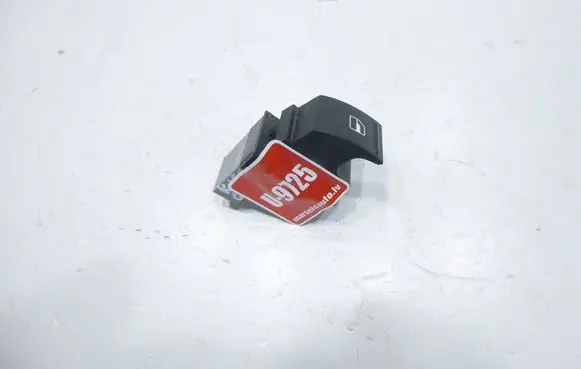 Skoda Fabia Mk3 (NJ) Electric window control switch 7L6959855B 066701S
