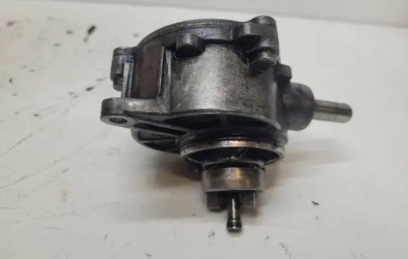 Mercedes-Benz C W203 Vacuum pump A6462300165