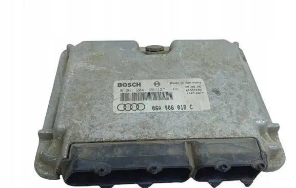 Volkswagen Golf IV Engine control unit/module 06A906018C 0261204126 26SA4729
