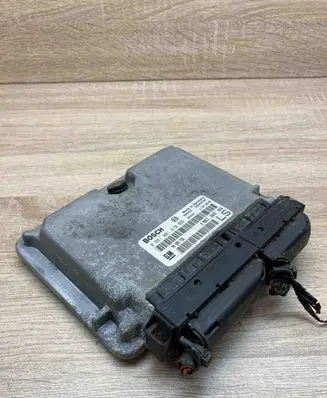 Opel Astra H Engine control unit/module ECU 90589736 0281001670 Used
