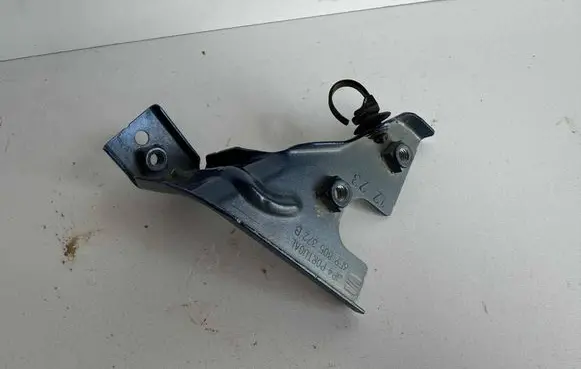 Fender mounting bracket