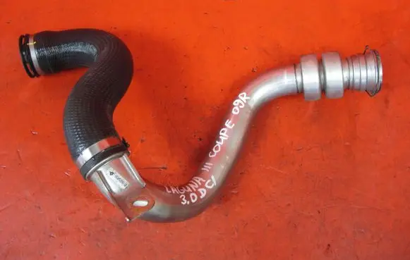 Renault Laguna III Intercooler hose/pipe 8200831110B