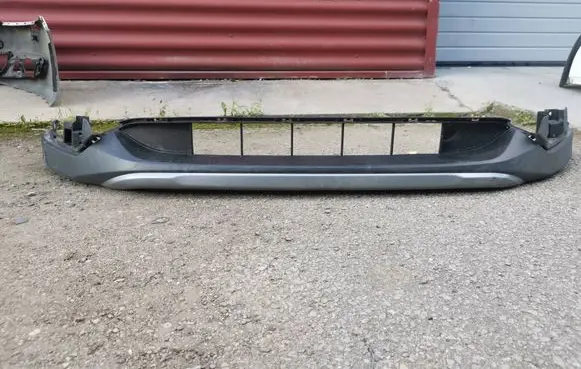 Front bumper splitter molding