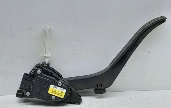 Audi Q7 4L Accelerator throttle pedal 7L0723507D