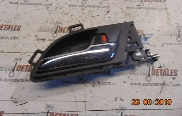 Honda CR-V Front door interior handle 43712XXX